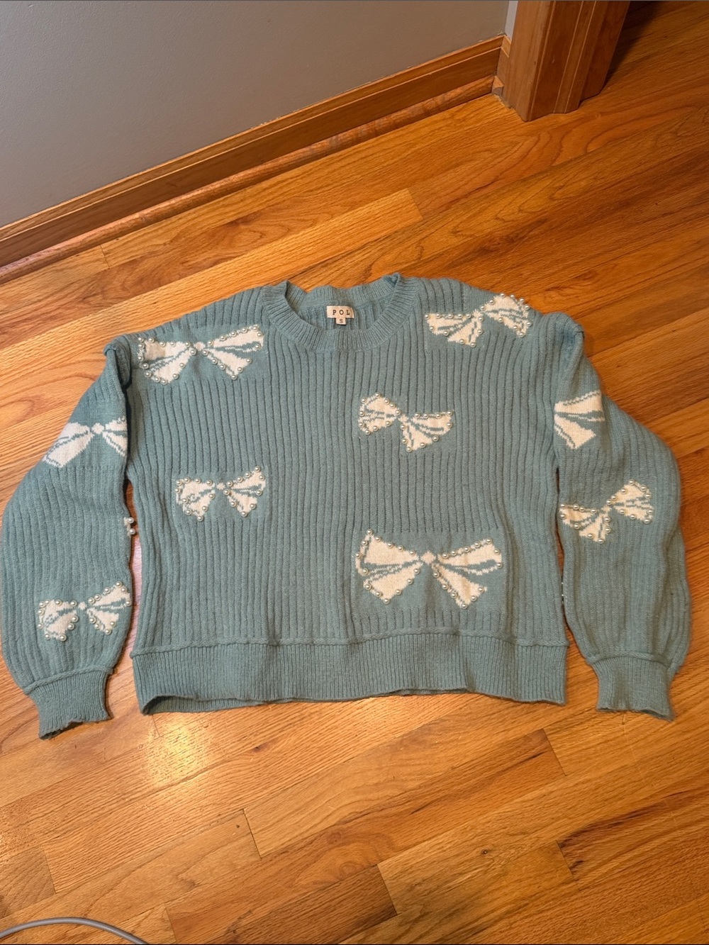 Women's Small POL Seafoam Green Crewneck Sweater with White Bow Pearl Motif